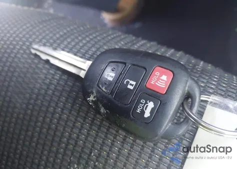 2014 Toyota Corolla S Plus z USA, uszkodzony, nr VIN 2T1BURHE1EC052929